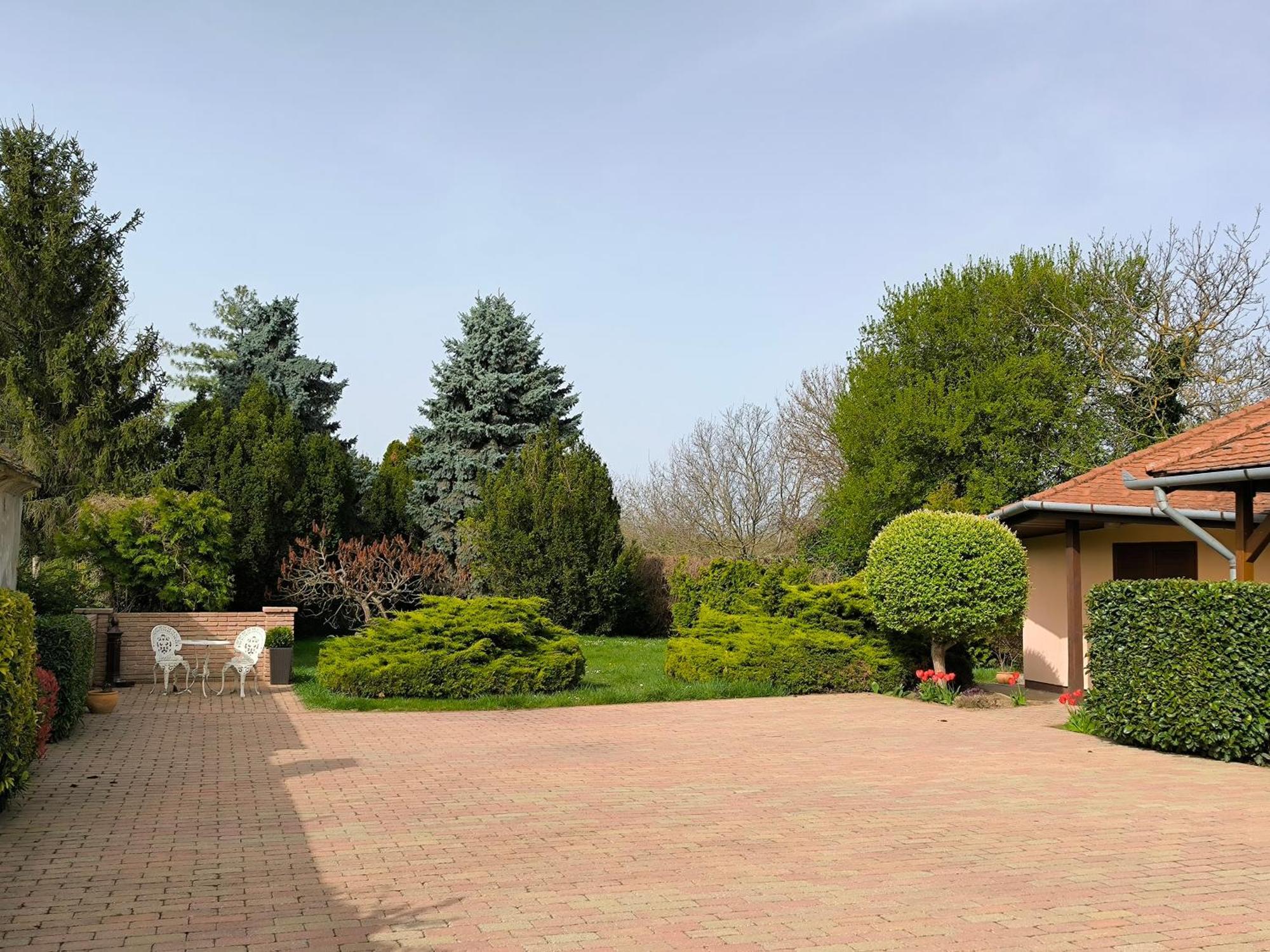Korona Panzio Bed & Breakfast Balatonbereny Exterior photo