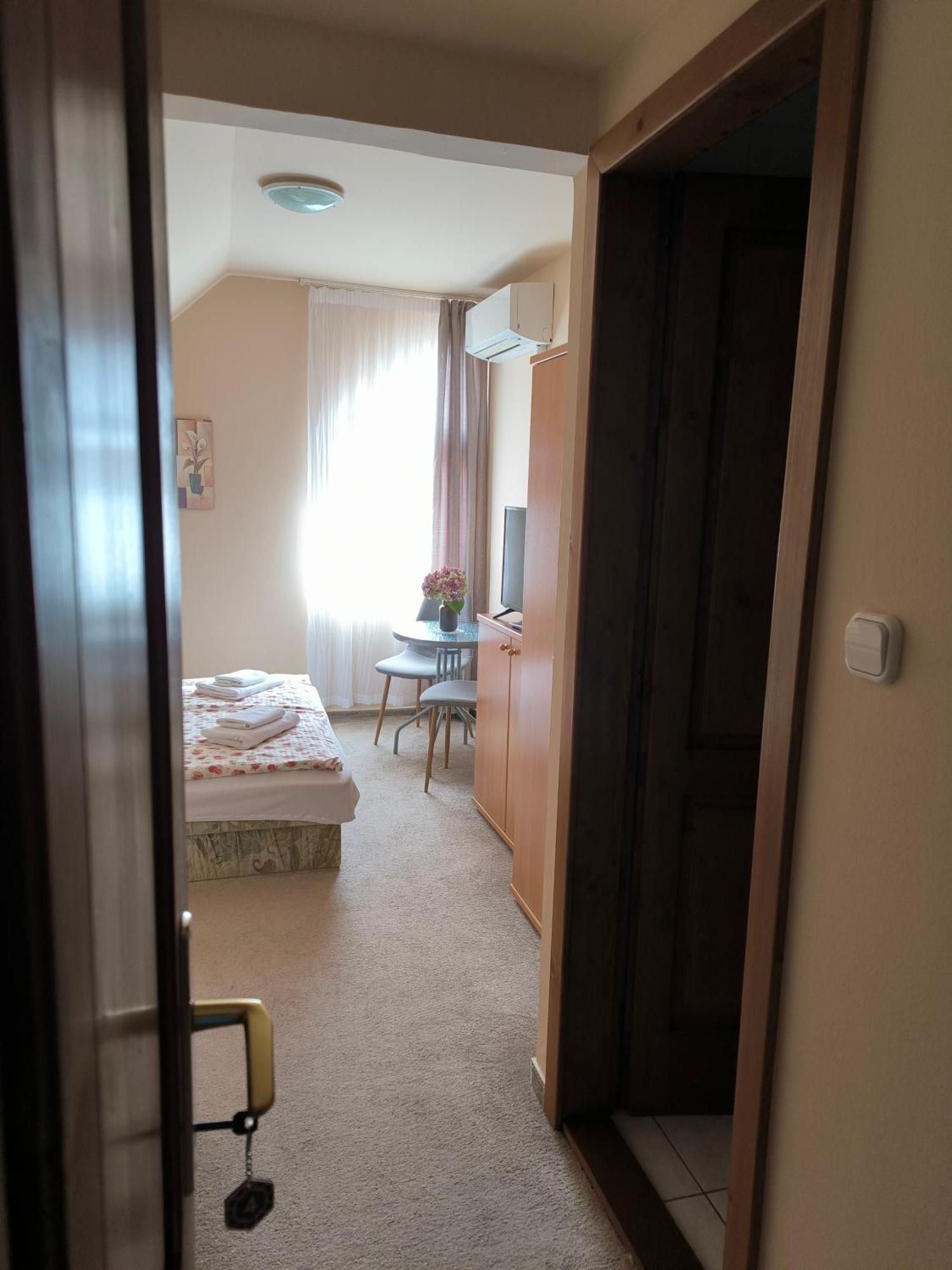 Korona Panzio Bed & Breakfast Balatonbereny Exterior photo